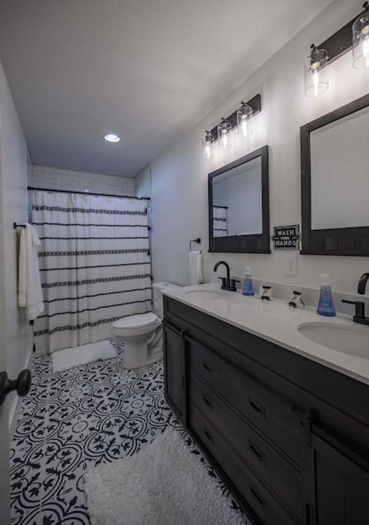 Gorgeous Renovated Home With Large & Private Lot Winchester Экстерьер фото