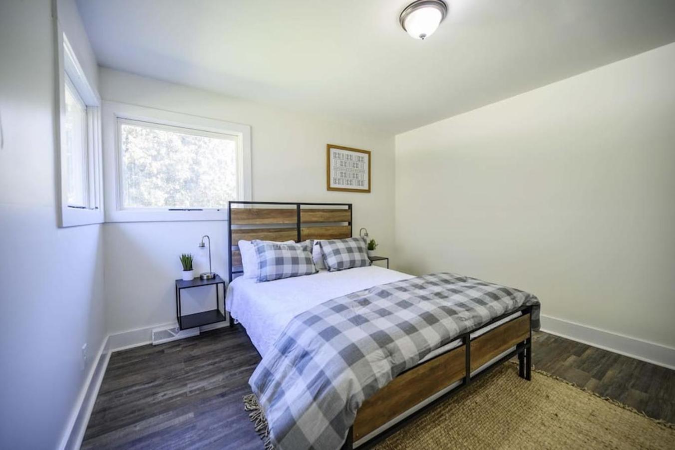 Gorgeous Renovated Home With Large & Private Lot Winchester Экстерьер фото