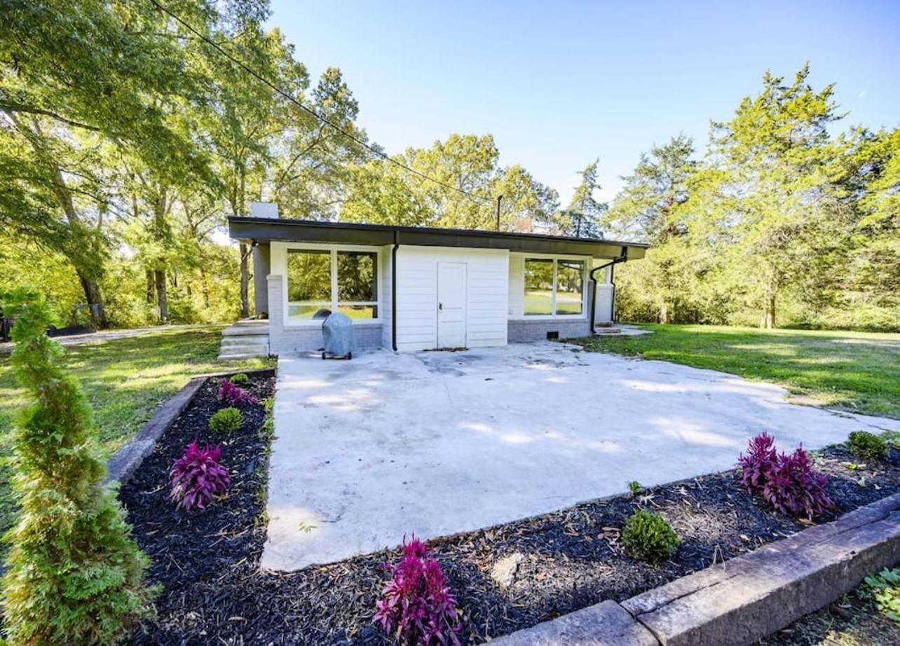 Gorgeous Renovated Home With Large & Private Lot Winchester Экстерьер фото