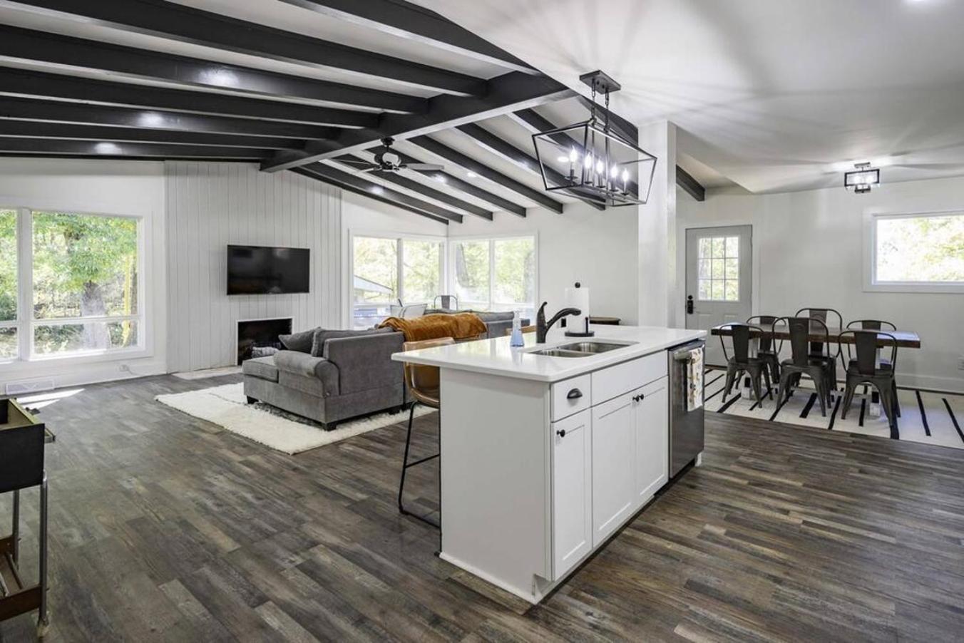 Gorgeous Renovated Home With Large & Private Lot Winchester Экстерьер фото