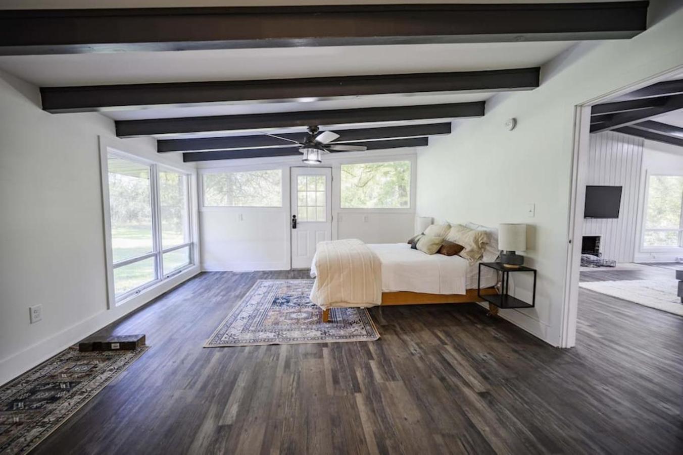 Gorgeous Renovated Home With Large & Private Lot Winchester Экстерьер фото