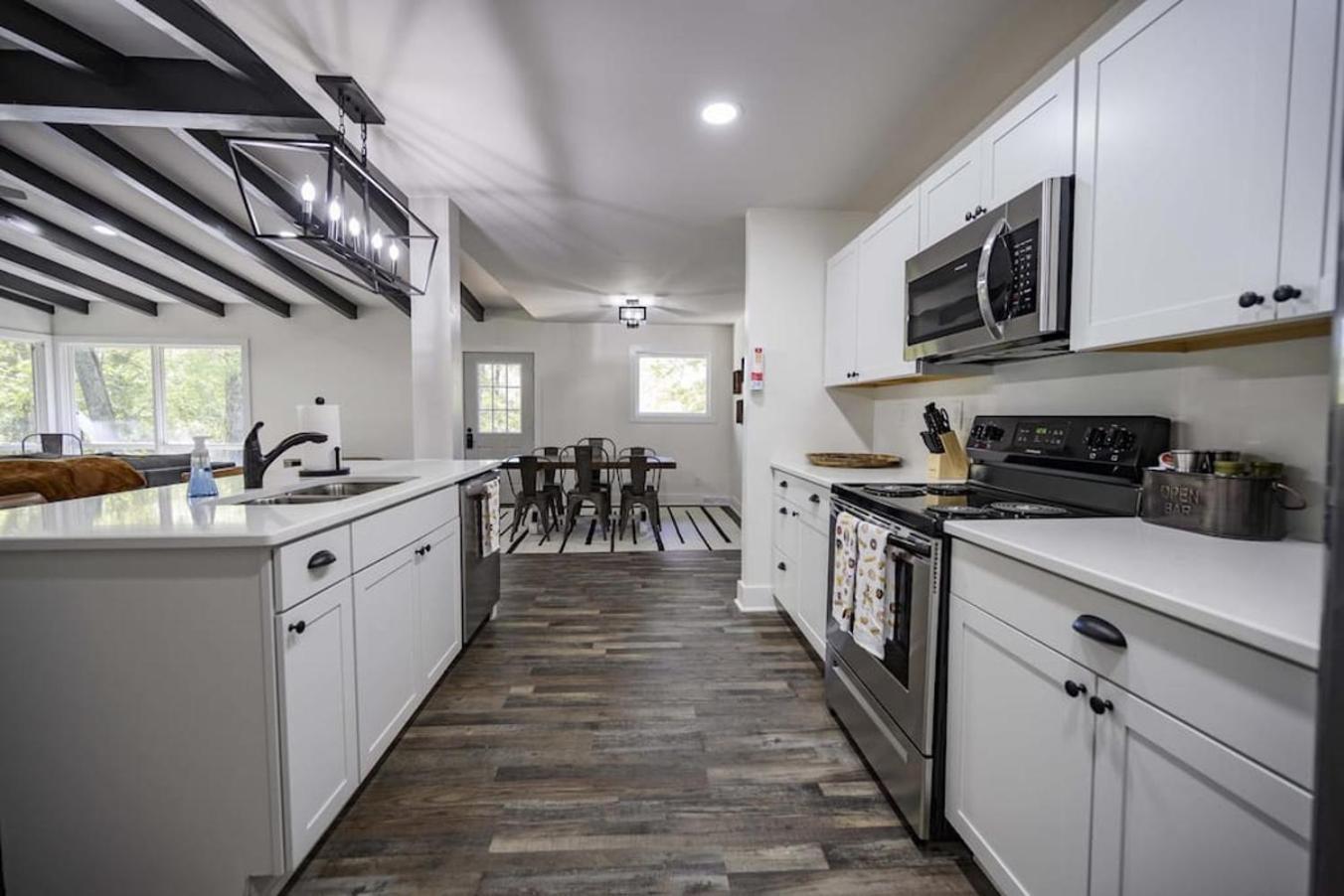 Gorgeous Renovated Home With Large & Private Lot Winchester Экстерьер фото