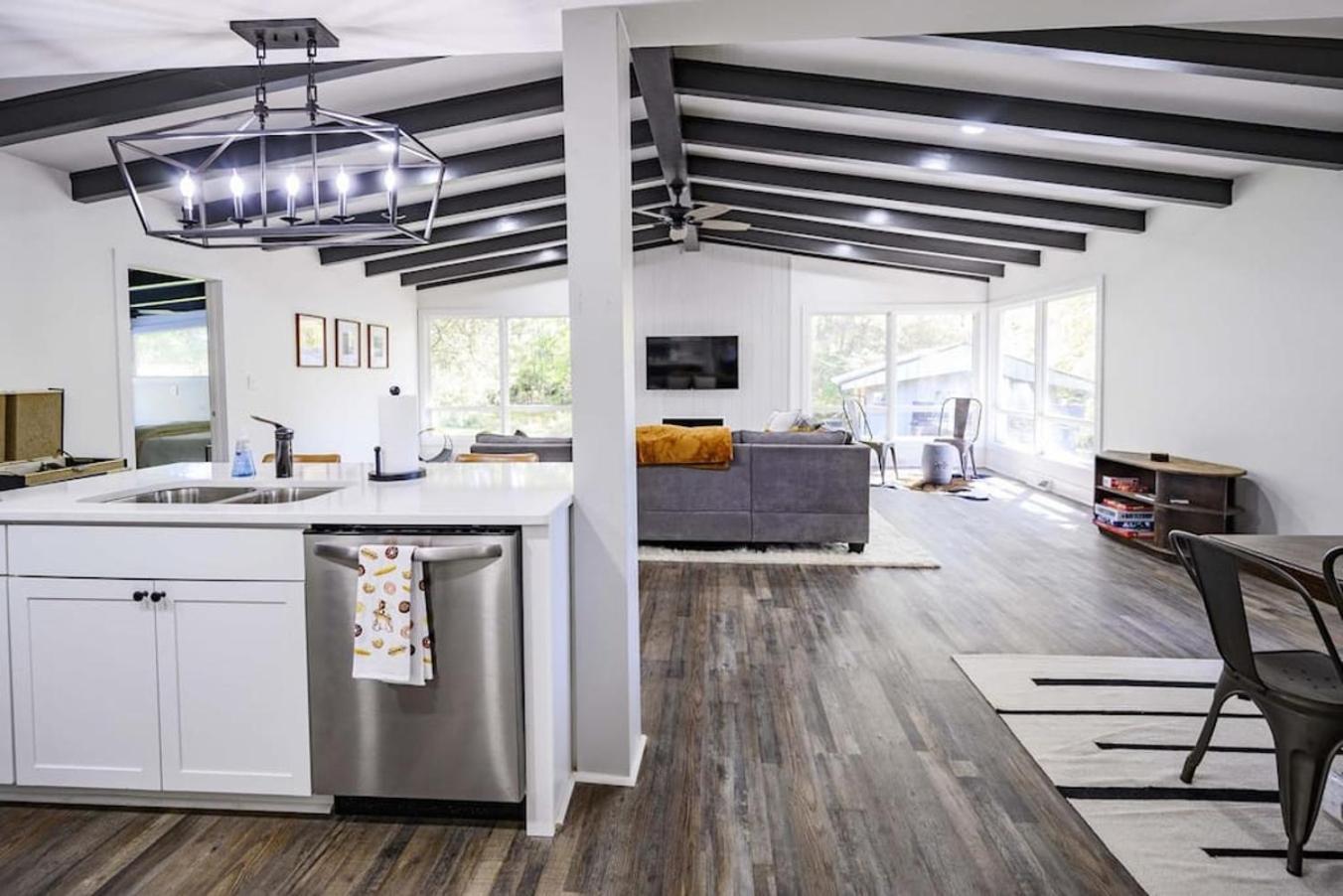 Gorgeous Renovated Home With Large & Private Lot Winchester Экстерьер фото