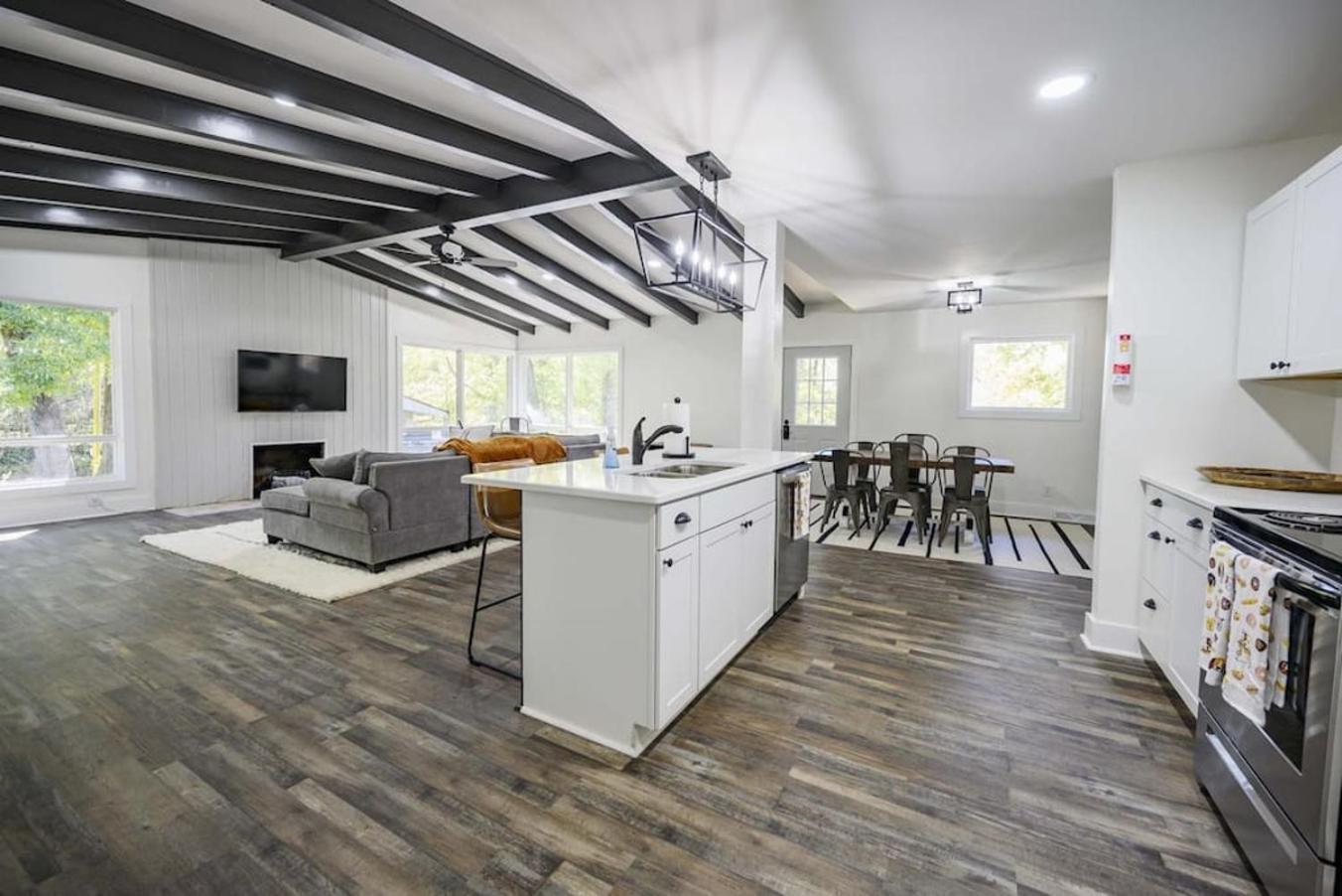 Gorgeous Renovated Home With Large & Private Lot Winchester Экстерьер фото